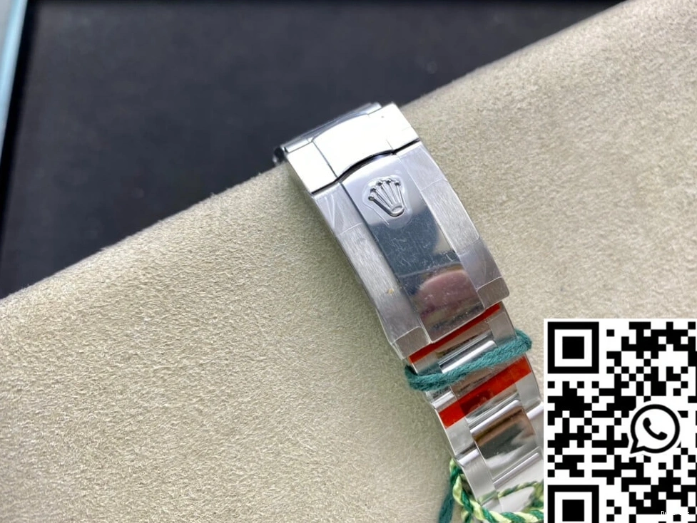 Factory Datejust Blue M126300-0001 VS Rolex Dial 0304